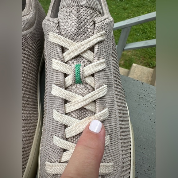 ROTHY’S Women’s 10 Light Gray Lace Up Sneaker Tennis Shoe Washable EXCELLENT! - Picture 6 of 13